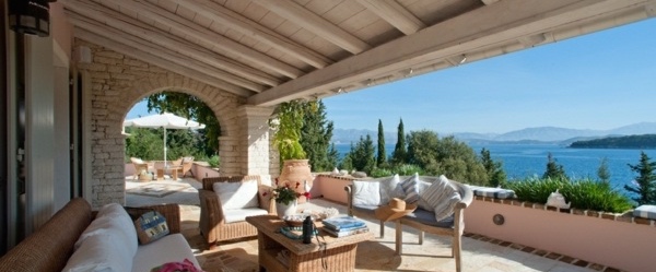 Terrassen Gestaltung Ideen Mediterraner Wohnstil Rattanmobel Uberdachung Weckesser